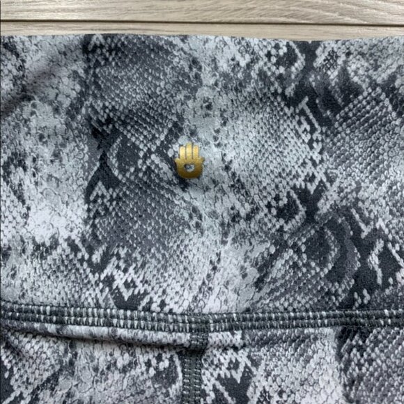 SPIRITUAL GANGSTER Essential High-rise Snake Print Leggings In Tonal Snake Print - Picture 7 of 12